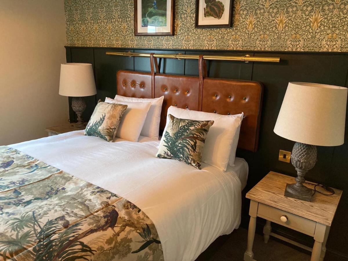 The Red Lion Inn By Chef & Brewer Collection Todwick Esterno foto