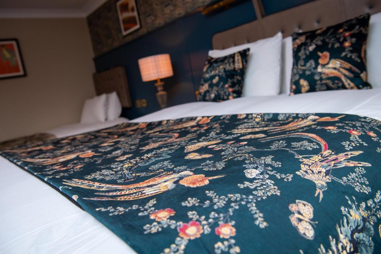 The Red Lion Inn By Chef & Brewer Collection Todwick Esterno foto