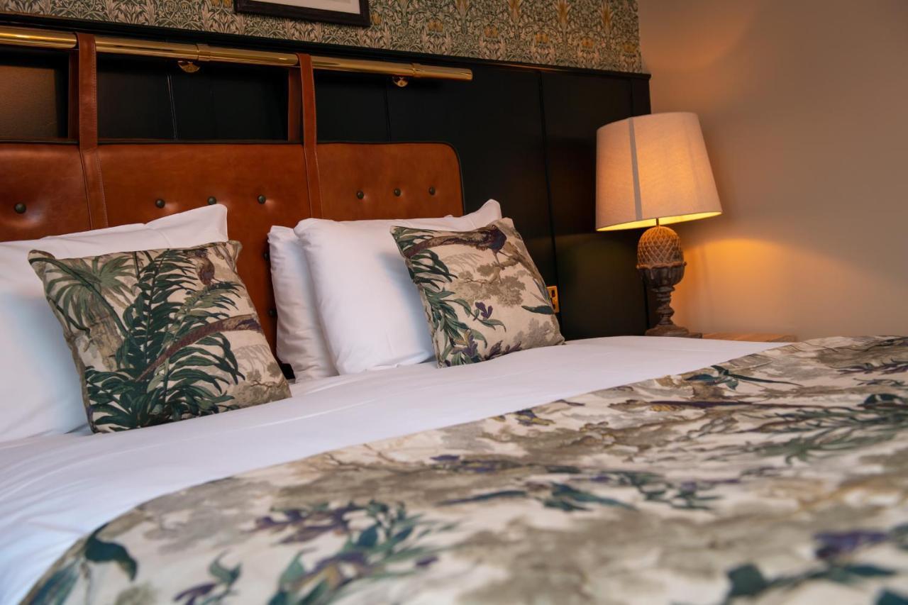 The Red Lion Inn By Chef & Brewer Collection Todwick Esterno foto