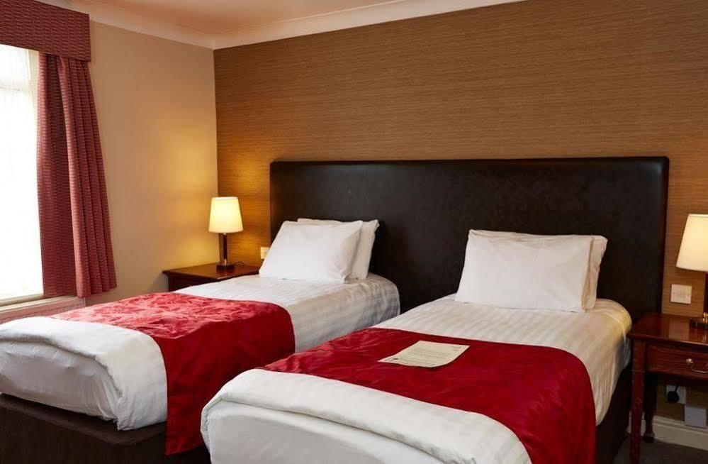 The Red Lion Inn By Chef & Brewer Collection Todwick Esterno foto